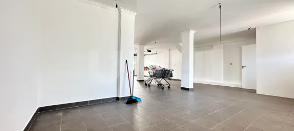 87m² Garage in Almada, Portugal No. 73138 7