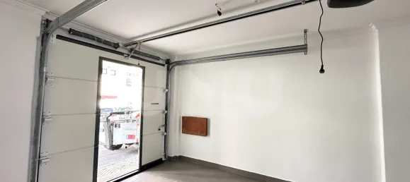 87m² Garage in Almada, Portugal No. 73138 10