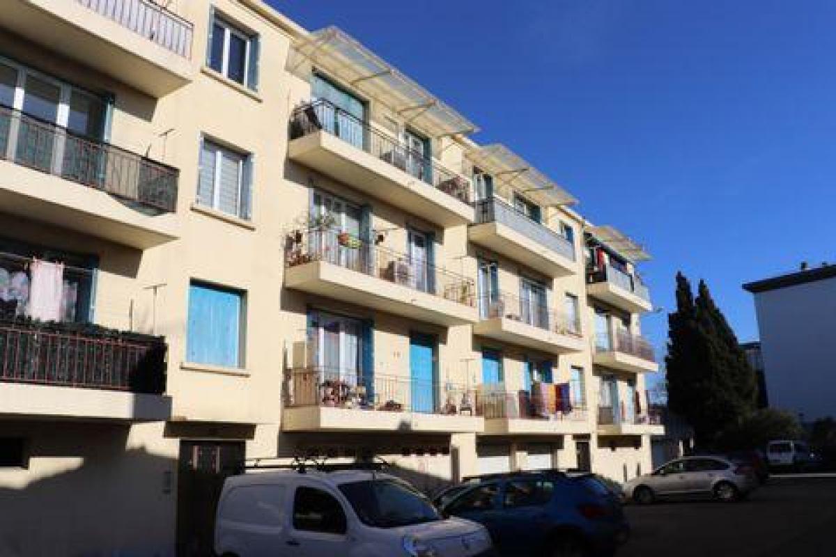2 bedrooms Apartment in Le Pontet, France No. 13128