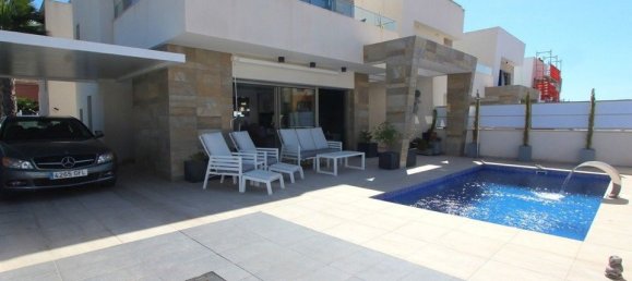 Villa de 3 dormitorios en Alicante, Spain No. 190453 2