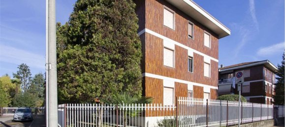 Квартира с 3 комнатами в Варедо, Италия № 334546 4