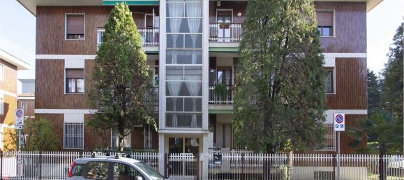 Квартира с 3 комнатами в Варедо, Италия № 334546 3