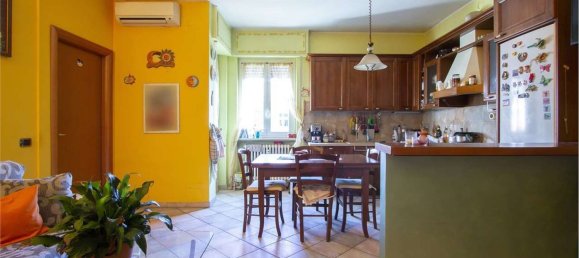 Квартира с 3 комнатами в Варедо, Италия № 334546 8