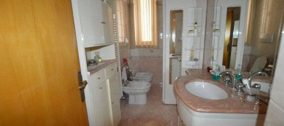 4 bedrooms Apartment in Jesi, Italy No. 78240 12