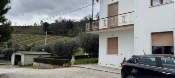 Дом с 4 спальнями в Массиньяно, Италия № 105124 3