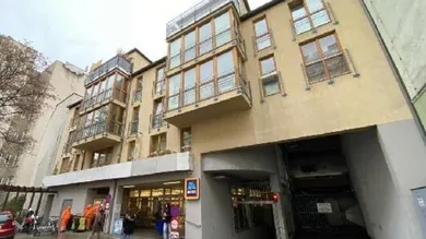  موقف سيارات في Neubau, Austria رقم 240465