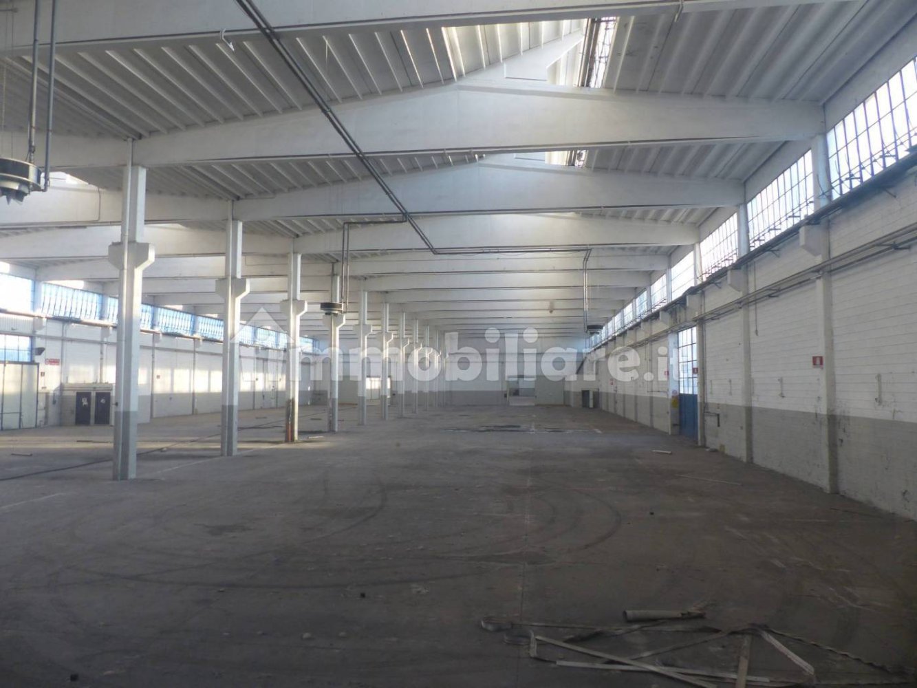 5غرفة مستودع في Milan, Italy رقم 259235