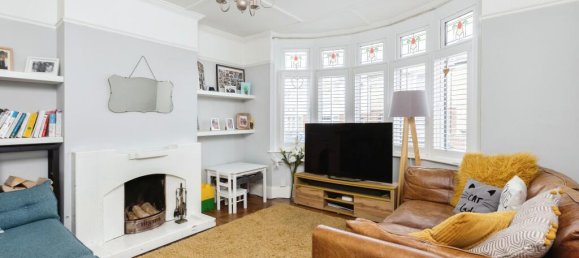 4 bedrooms Commercial property in Gravesend, United Kingdom No. 10624 2