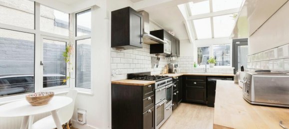 4 bedrooms Commercial property in Gravesend, United Kingdom No. 10624 9