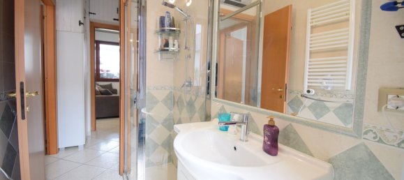 3-salle Appartement à Selargius, Italy No. 16082 12