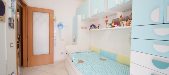 3-salle Appartement à Selargius, Italy No. 16082 16