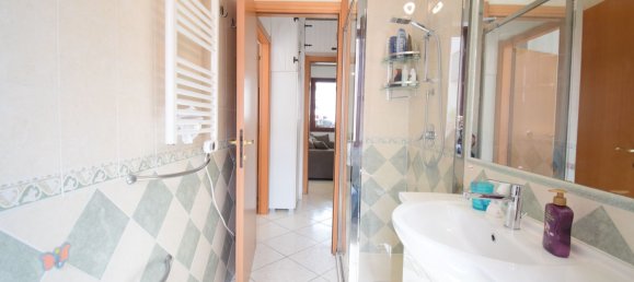 3-salle Appartement à Selargius, Italy No. 16082 38