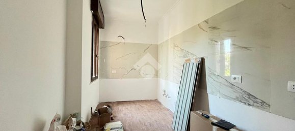 2 bedrooms Apartment in Mantua, Italy No. 245606 8