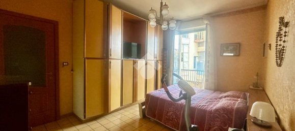 2 bedrooms Apartment in Turin, Italy No. 272024 12