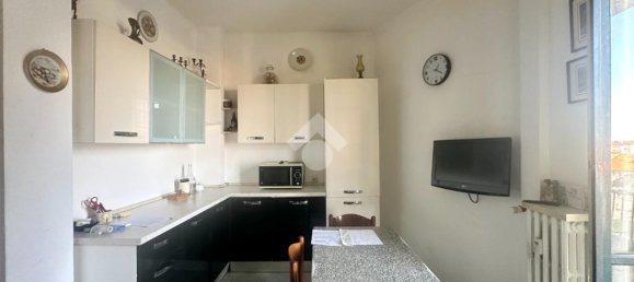 2 bedrooms Apartment in Turin, Italy No. 272024 10