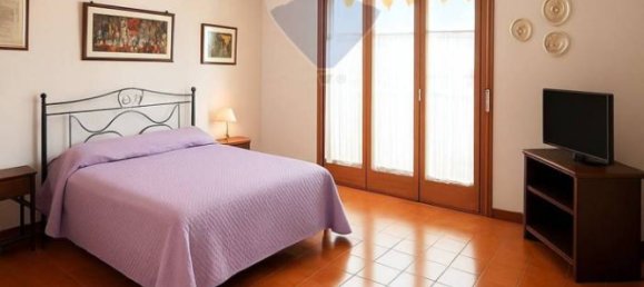 4 Schlafzimmer Villa in Caltignaga, Italy, Nr. 265002 7