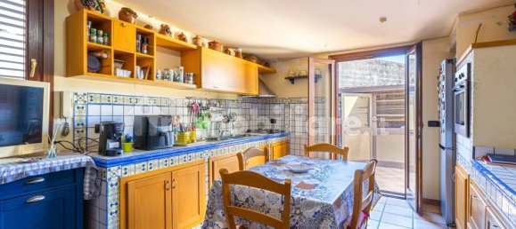 3 bedrooms Apartment in Catania, Italy No. 320665 3