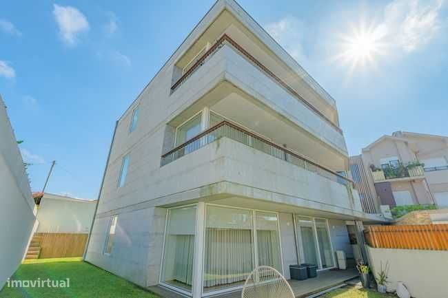 3 bedrooms Apartment in Porto, Portugal No. 307362