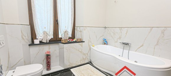 5 Schlafzimmer Wohnung in Genoa, Italy, Nr. 342206 32