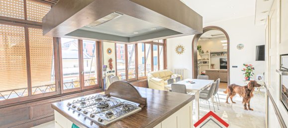 5 Schlafzimmer Wohnung in Genoa, Italy, Nr. 342206 17