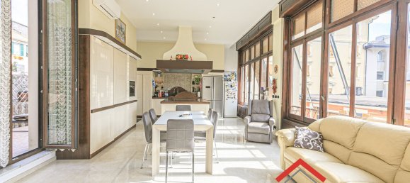 5 Schlafzimmer Wohnung in Genoa, Italy, Nr. 342206 10