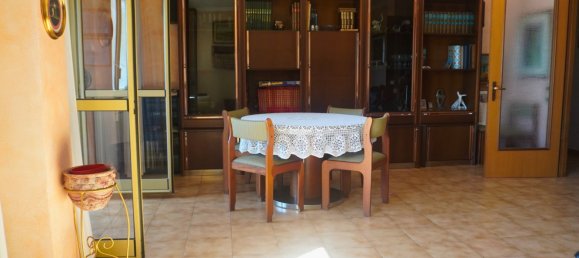 4 bedrooms Apartment in Rome, Italy No. 321598 2