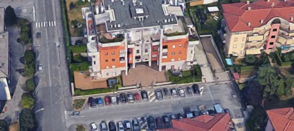 5 rooms Apartment in Dalmine, Italy No. 295721 16