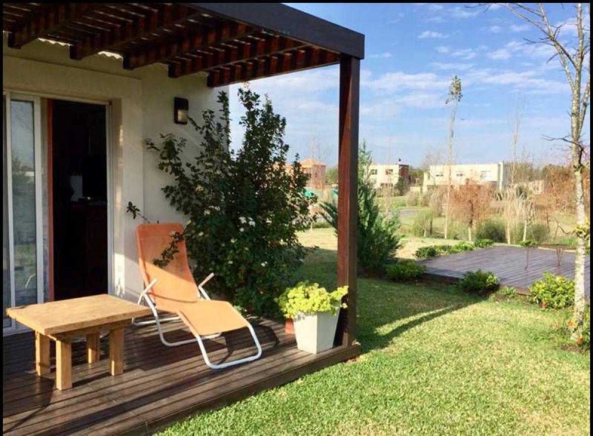 3 bedrooms House in Tigre, Argentina No. 79140