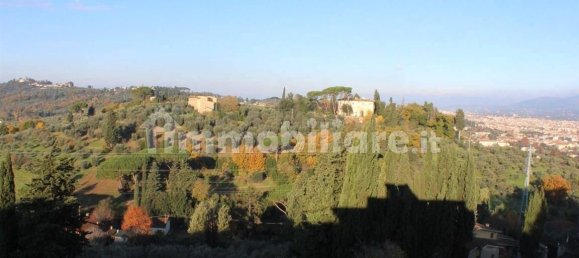 3 bedrooms Apartment in Florence, Italy No. 233125 4