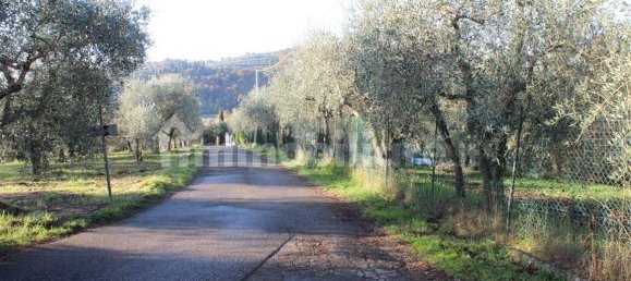 3 bedrooms Apartment in Florence, Italy No. 233125 3