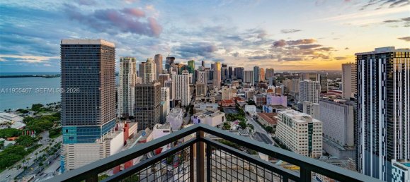 Apartamento T1 em Miami, EUA N.º 615106 2