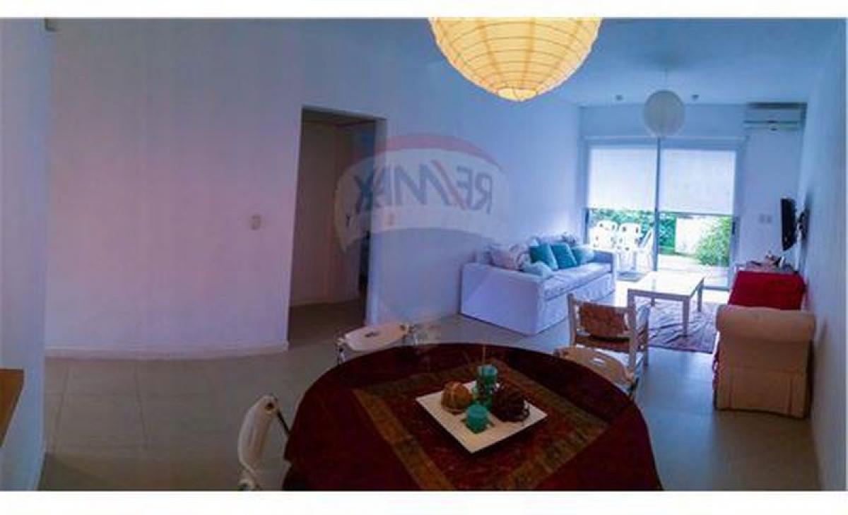 Apartamento de 2 dormitorios en Maldonado, Uruguay No. 1176