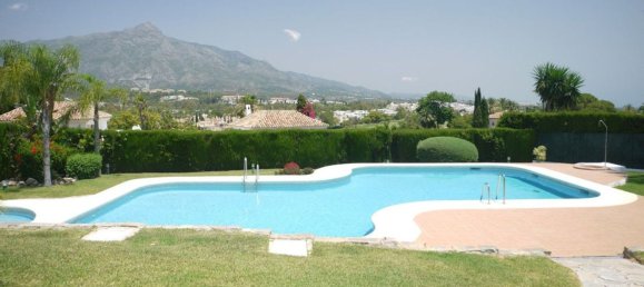 3 Schlafzimmer Doppelhaus in Marbella, Spain, Nr. 37054 36