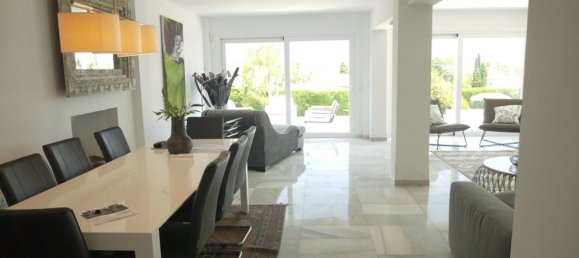 3 Schlafzimmer Doppelhaus in Marbella, Spain, Nr. 37054 5