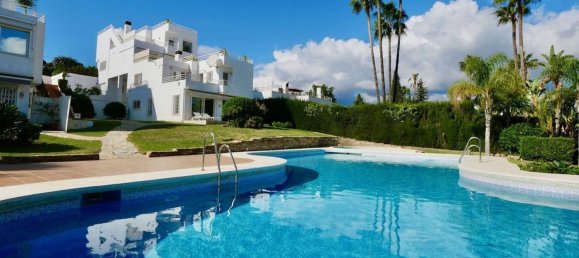 3 Schlafzimmer Doppelhaus in Marbella, Spain, Nr. 37054 2