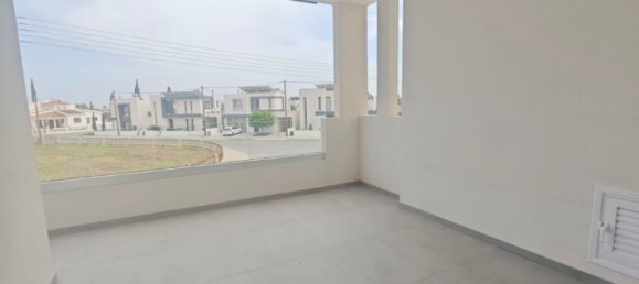 2 chambres appartement à vendre à Larnaka, Cyprus № 175747 2