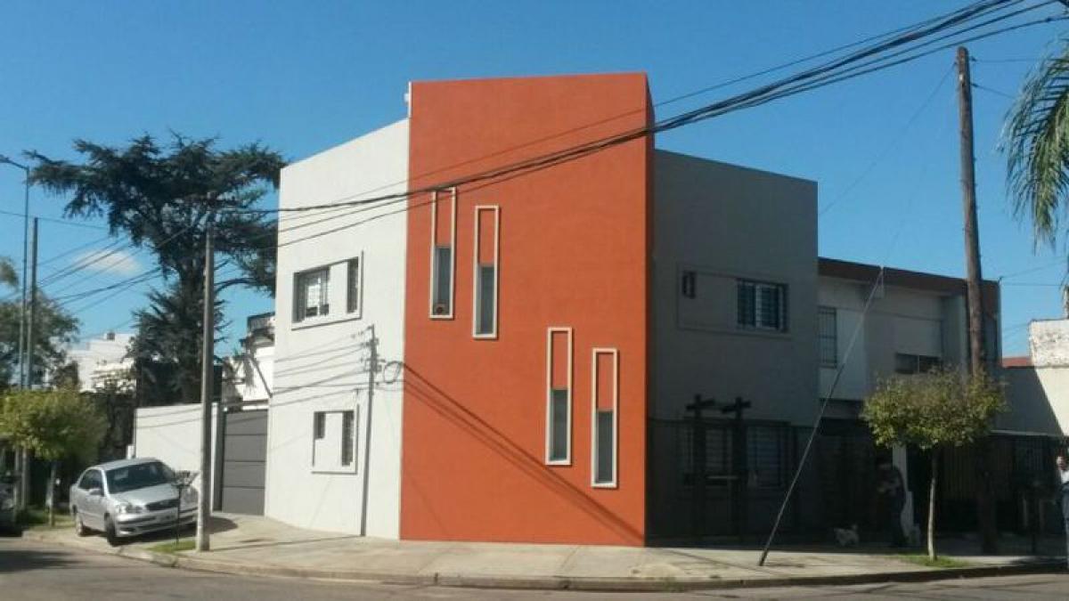 3 bedrooms House in Moron, Argentina No. 54533