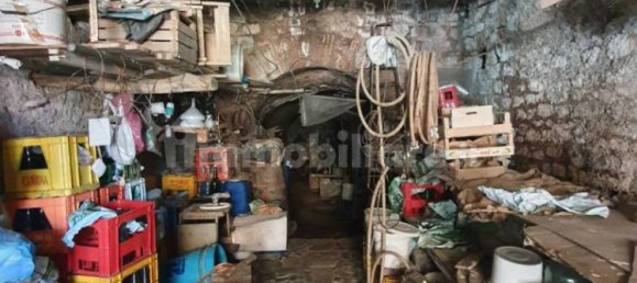 Lagerhaus in Marino, Italy 49m², Nr. 83952 3