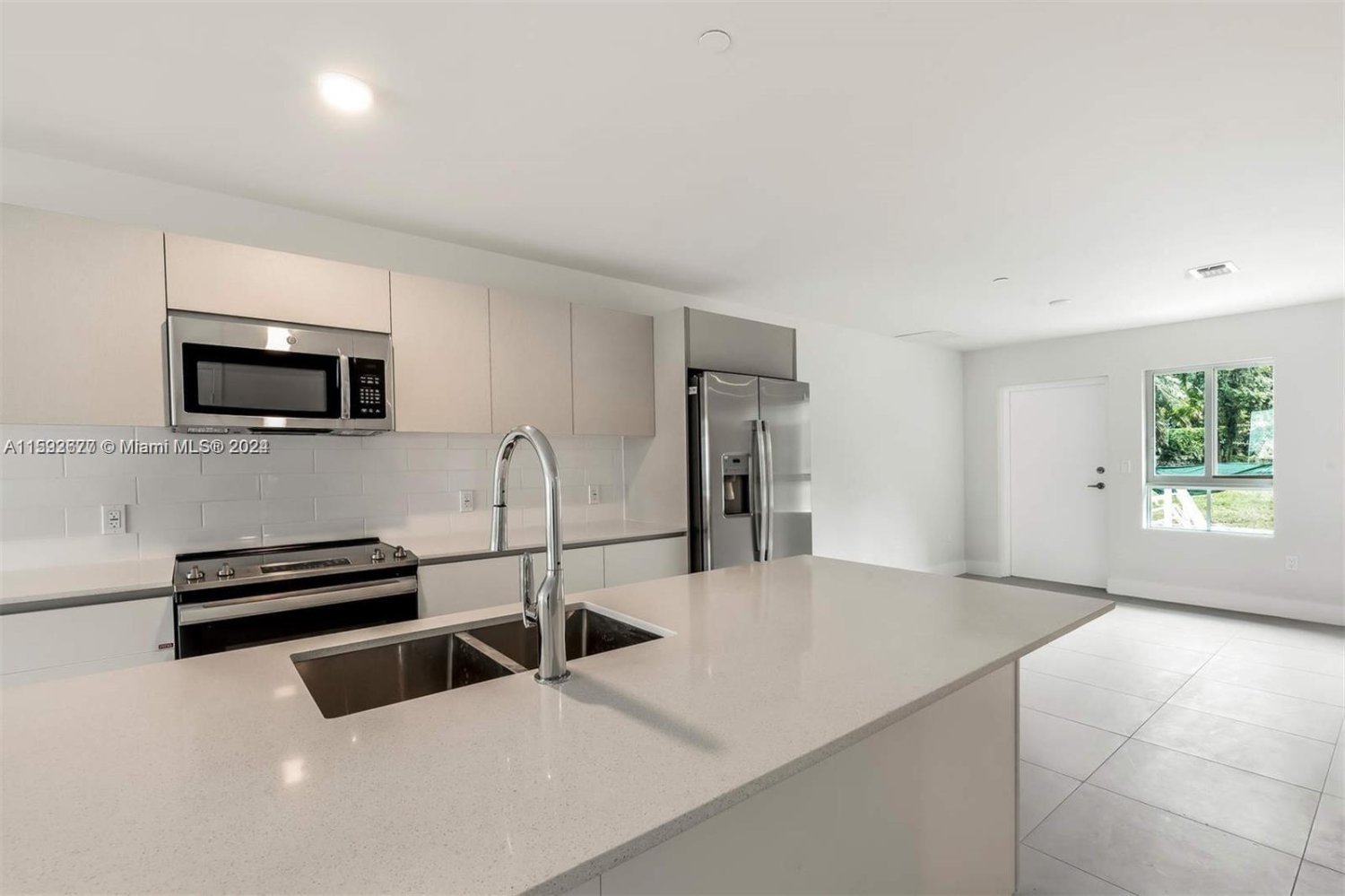 3 bedrooms Commercial property for sale in Miami, Miami-Dade, Florida, USA № 614460
