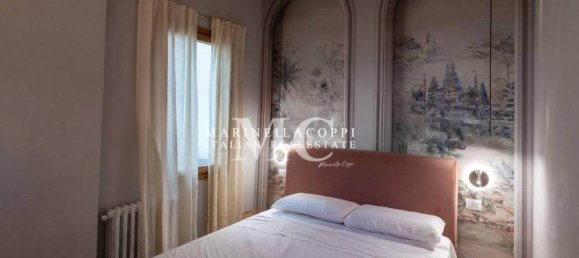 3 bedrooms Apartment in Florence, Italy No. 49172 6
