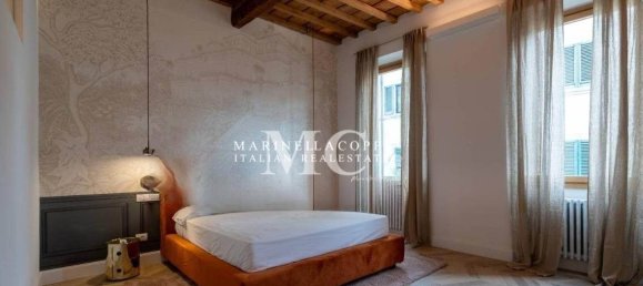 3 bedrooms Apartment in Florence, Italy No. 49172 8