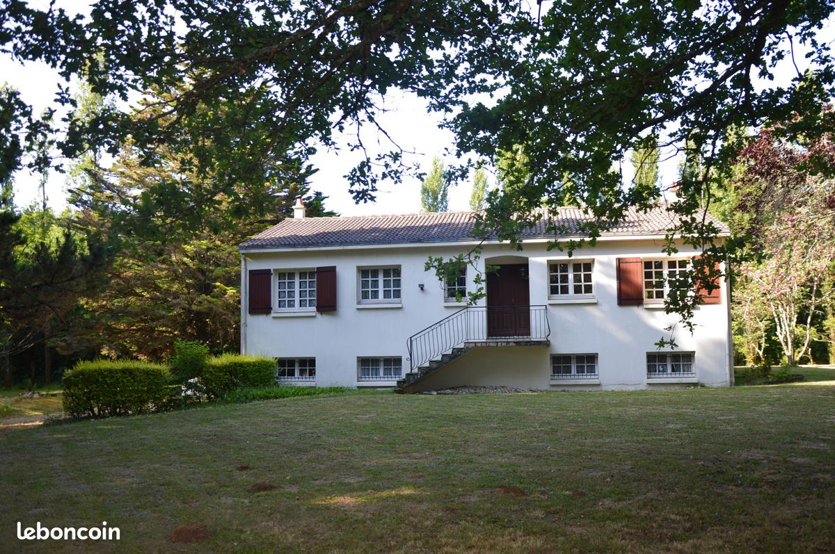 Villa de 4 dormitorios en Sainte-Flaive-des-Loups, France No. 106447