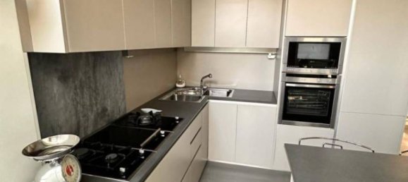 2 bedrooms Apartment in Viareggio, Italy No. 211029 3