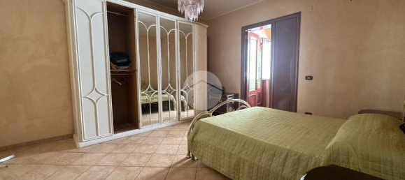 4 bedrooms Apartment in Naples, Italy No. 257851 12