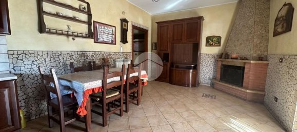 4 bedrooms Apartment in Naples, Italy No. 257851 2