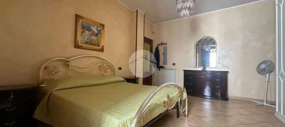 4 bedrooms Apartment in Naples, Italy No. 257851 11