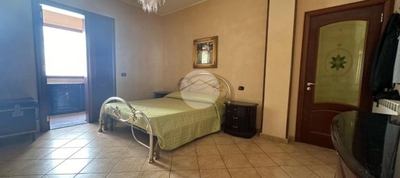 4 bedrooms Apartment in Naples, Italy No. 257851 13