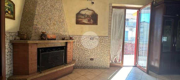 4 bedrooms Apartment in Naples, Italy No. 257851 3