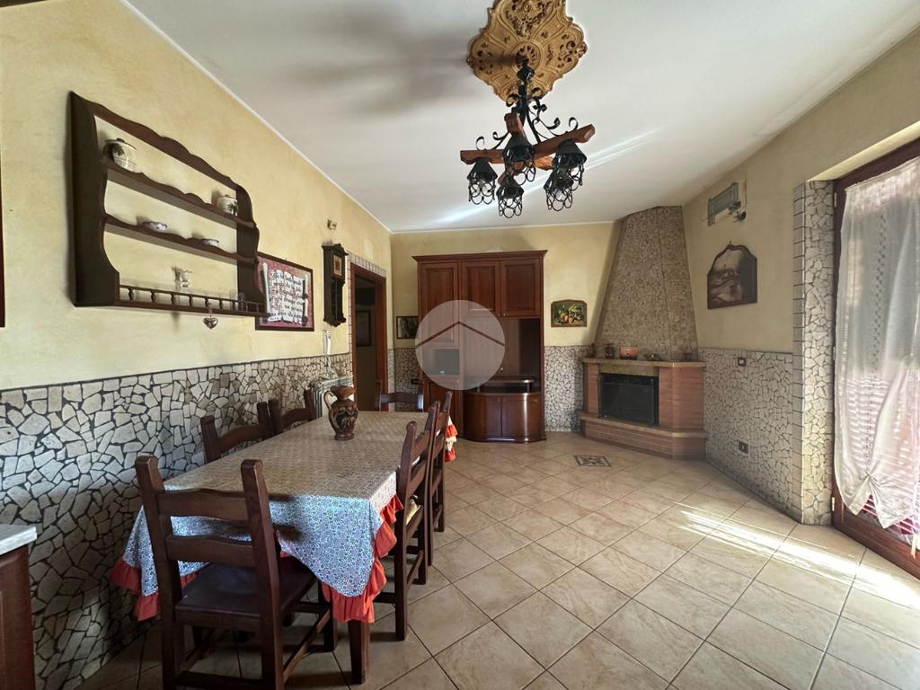 4 bedrooms Apartment in Naples, Italy No. 257851