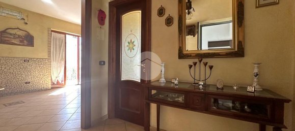 4 bedrooms Apartment in Naples, Italy No. 257851 10